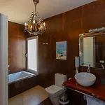 Alma Villa *