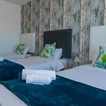 Alma Villa *