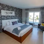 Alma Villa