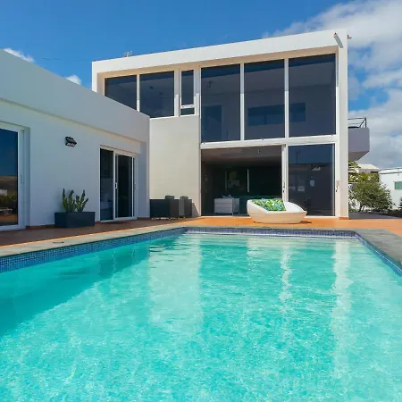 Alma Villa *